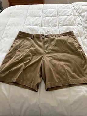 Banana Republic Men's Flat-Front Shorts — Light Brown